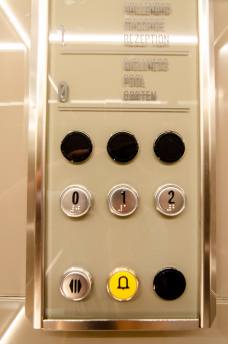 Fahrstuhl 2
